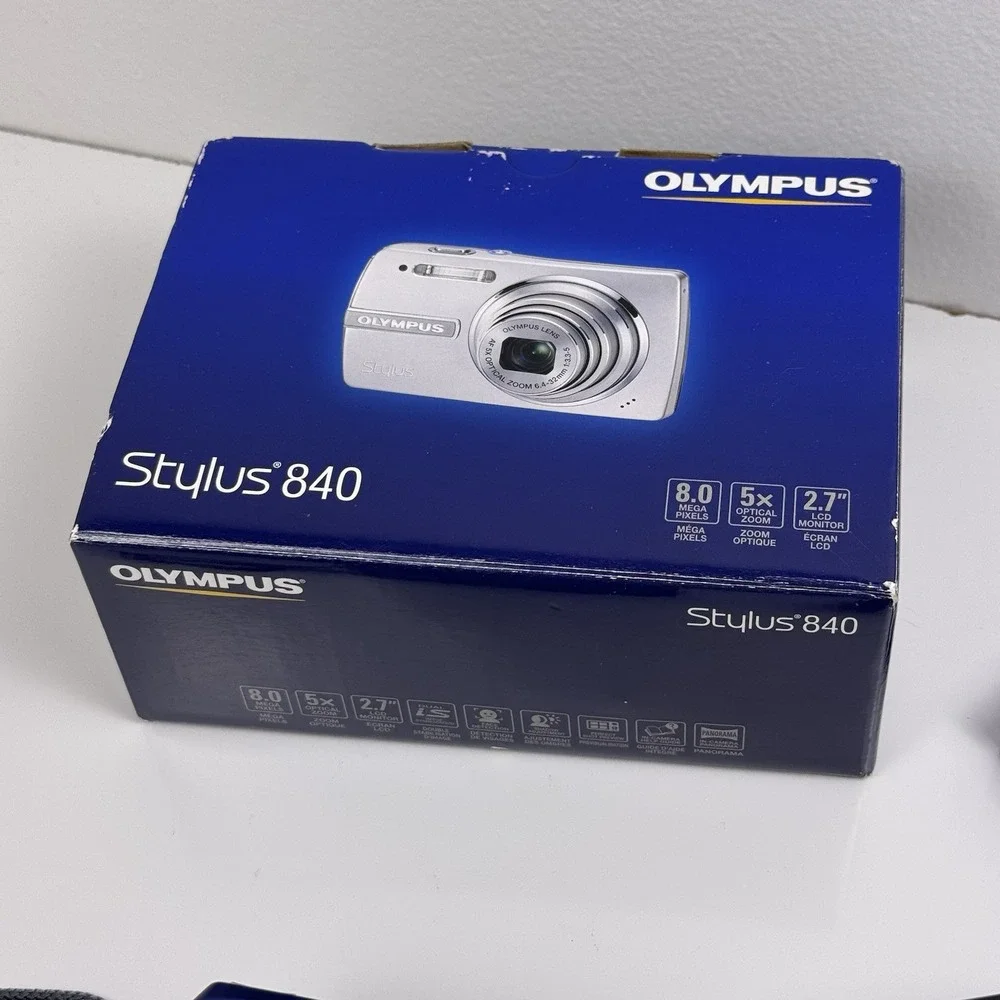 Olympus Stylus 840 8MP Blue Digital Camera Box & Charger Sensor Issue For‎ Parts